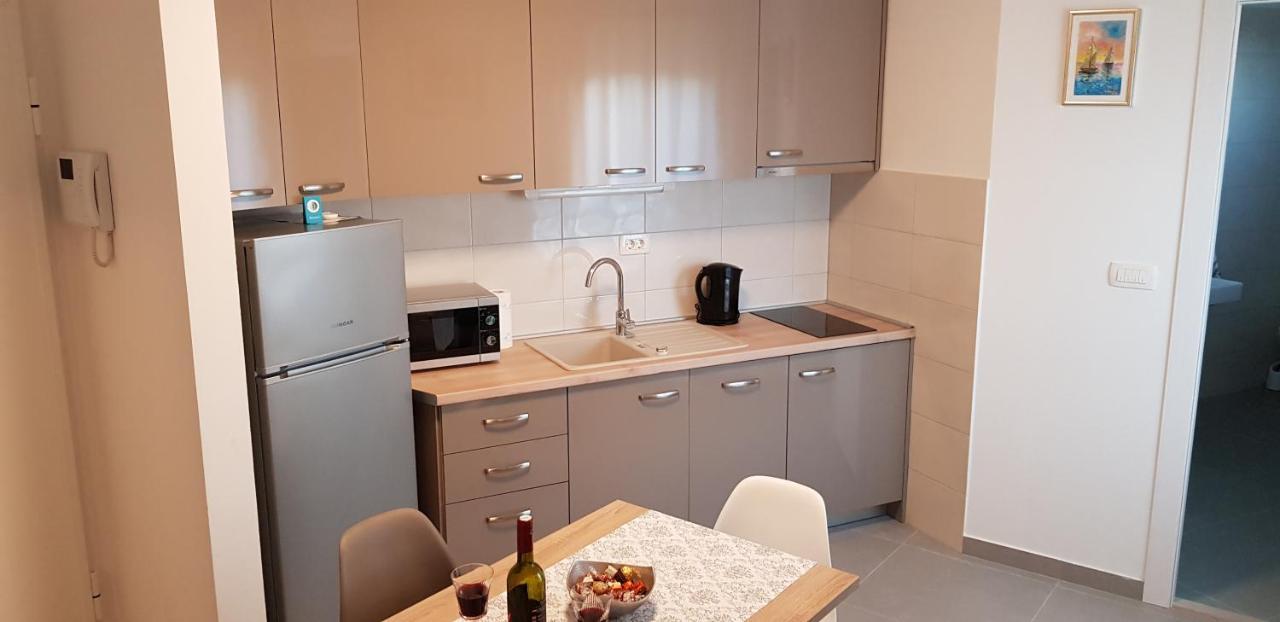 Salsa Split - Cozy Apartment Bagian luar foto